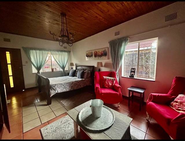 2 BEDROOM HOUSE FOR SALE IN VANDERBIJLPARK CE 1